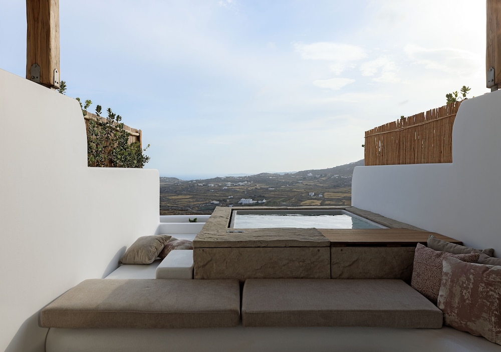 WhiteArt Suites