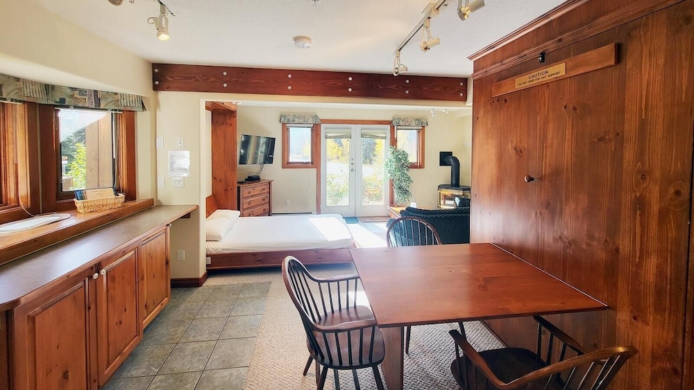 Sun Peaks Vacations - Timberline Village 46 4 Bedroom Home - Property Image 25