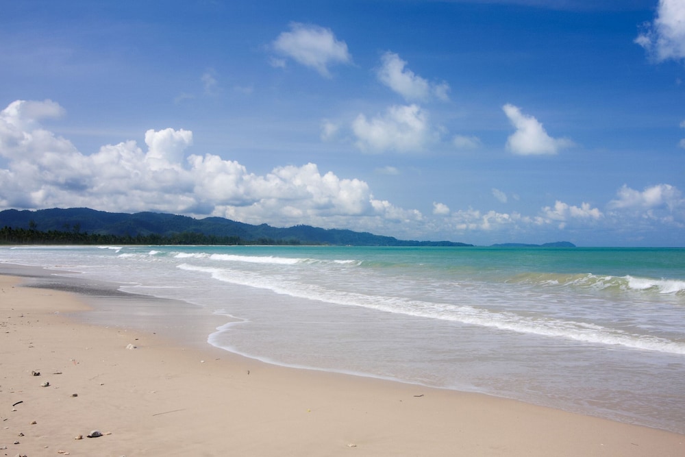 Grand Southsea Khaolak Beach Resort