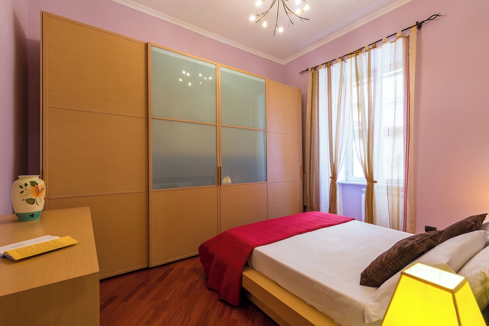 Montesanto Apartment by Wonderful ltaly