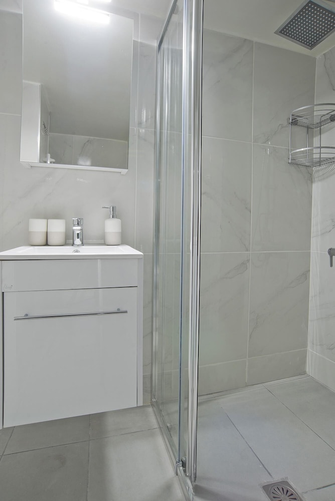 Sofia s Home in Piraeus en Piraeus — bathroom