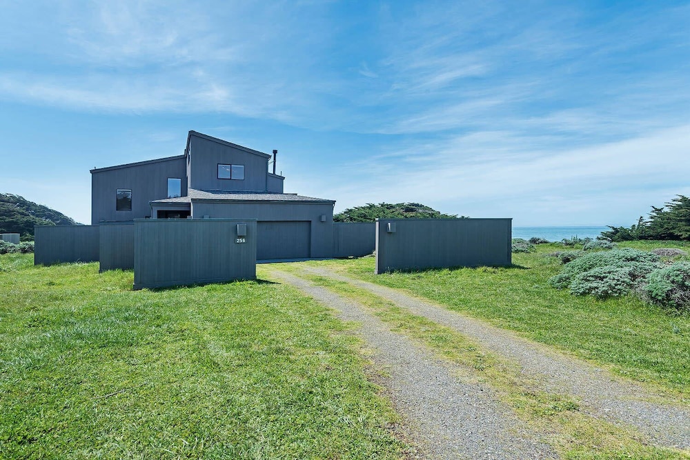 La Costiera Ocean & Bluff Views w/ Hot Tub view 4