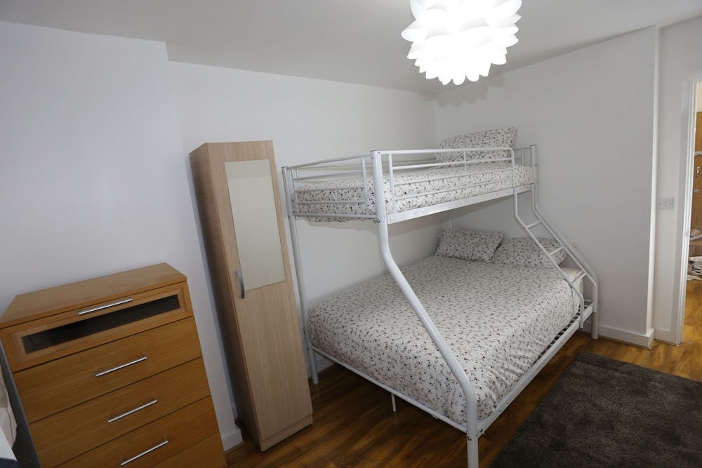 2 Beds Riverview Tideslea Apartment
