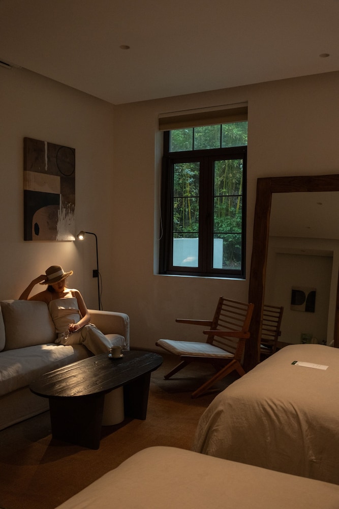 Miyue Shenzhen Tianlu Secret Wild Wizard Holiday Hotel