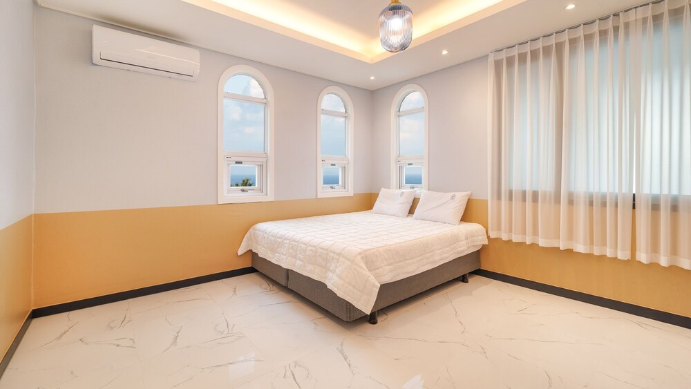 Namhae Onview Pension