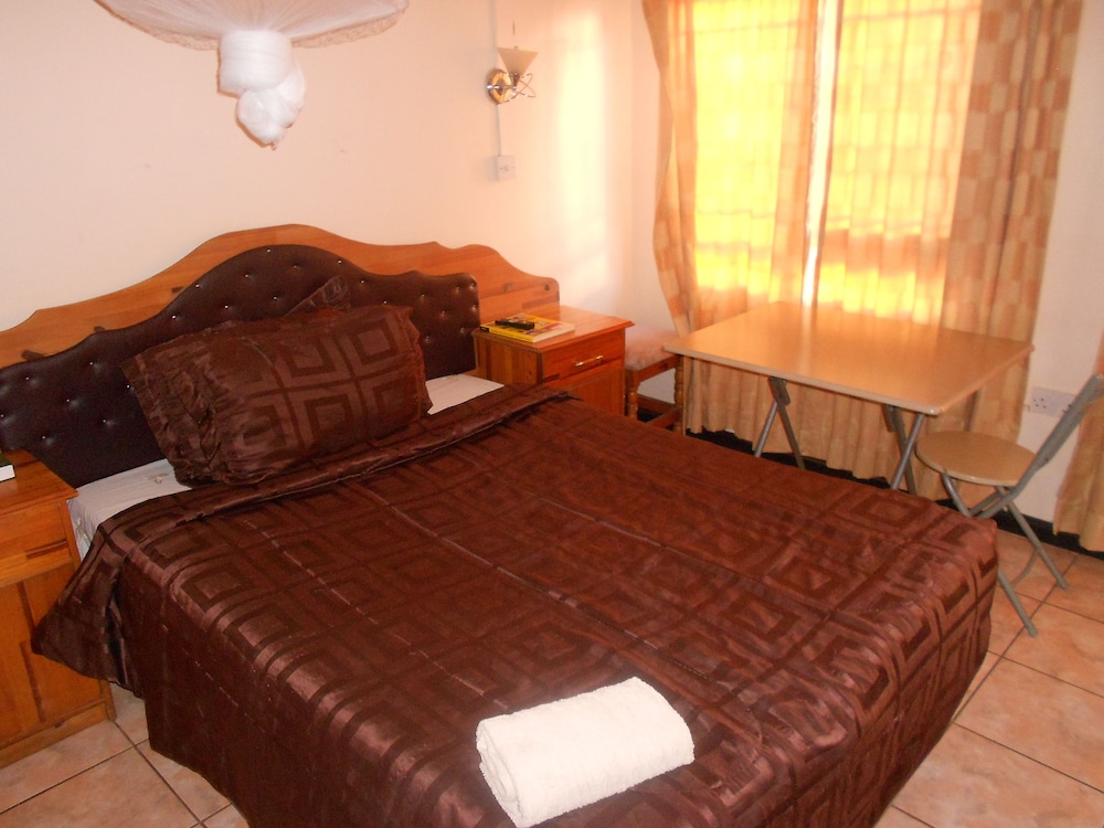 Wane Guest Lodge