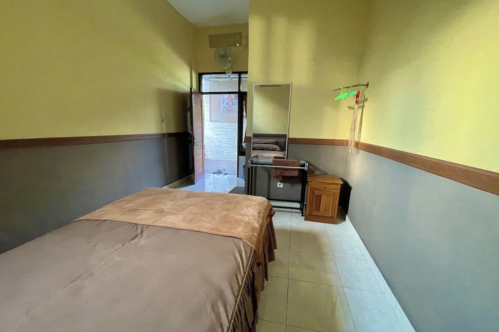 Mongan Homestay Beside The Belulang Hot Spring