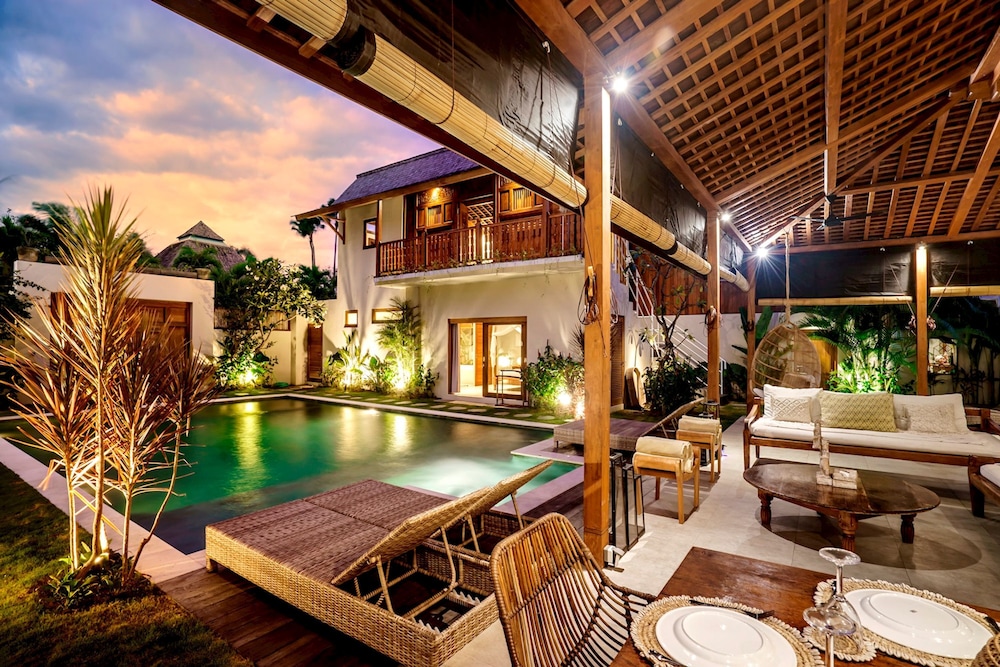Villa Nabi by Alfred in Bali - New Family 5BR Villa Next to Seminyak Beach