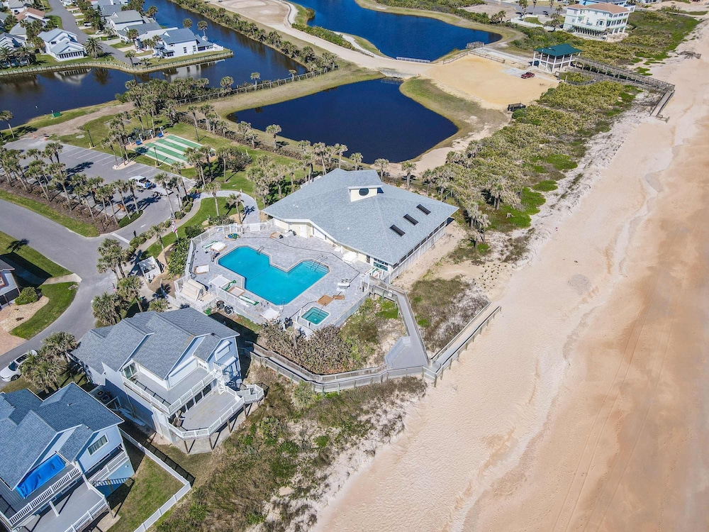 Sea Colony Cottage - Beachside Cottage in Beachfront Community w Pool