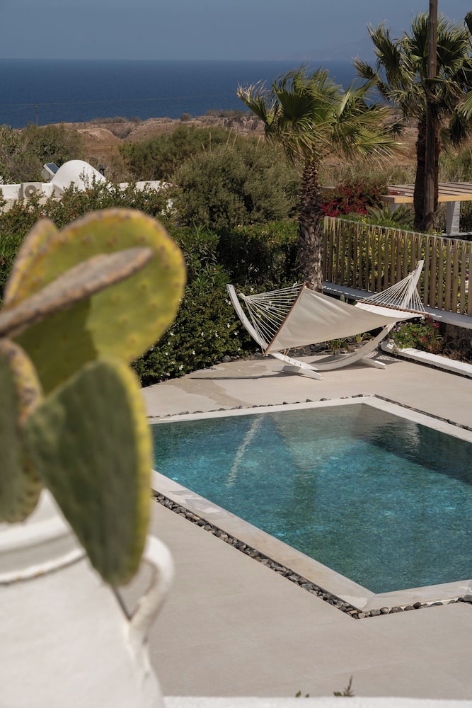 Amor Hideaway Villas