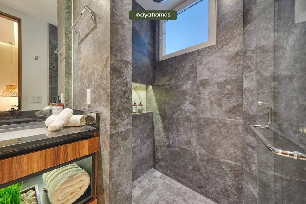 Luxurious 1BR Condo in Zona Romantica - Pool