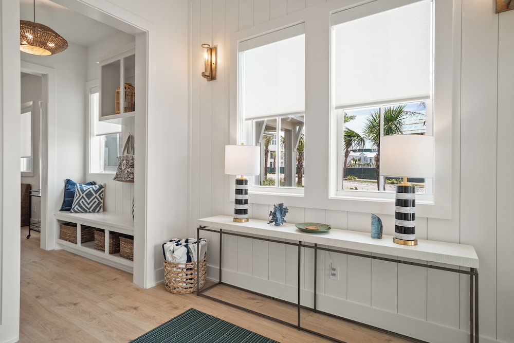 Serenity Shore 305 SOU