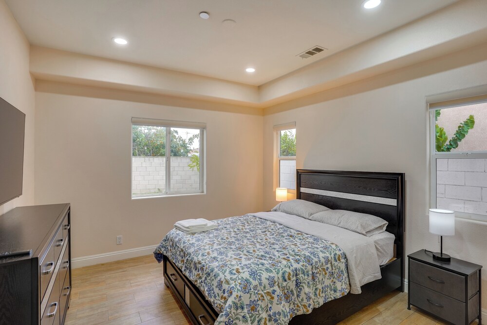 Explore the OC Coast! Midway City Home w/ Yard