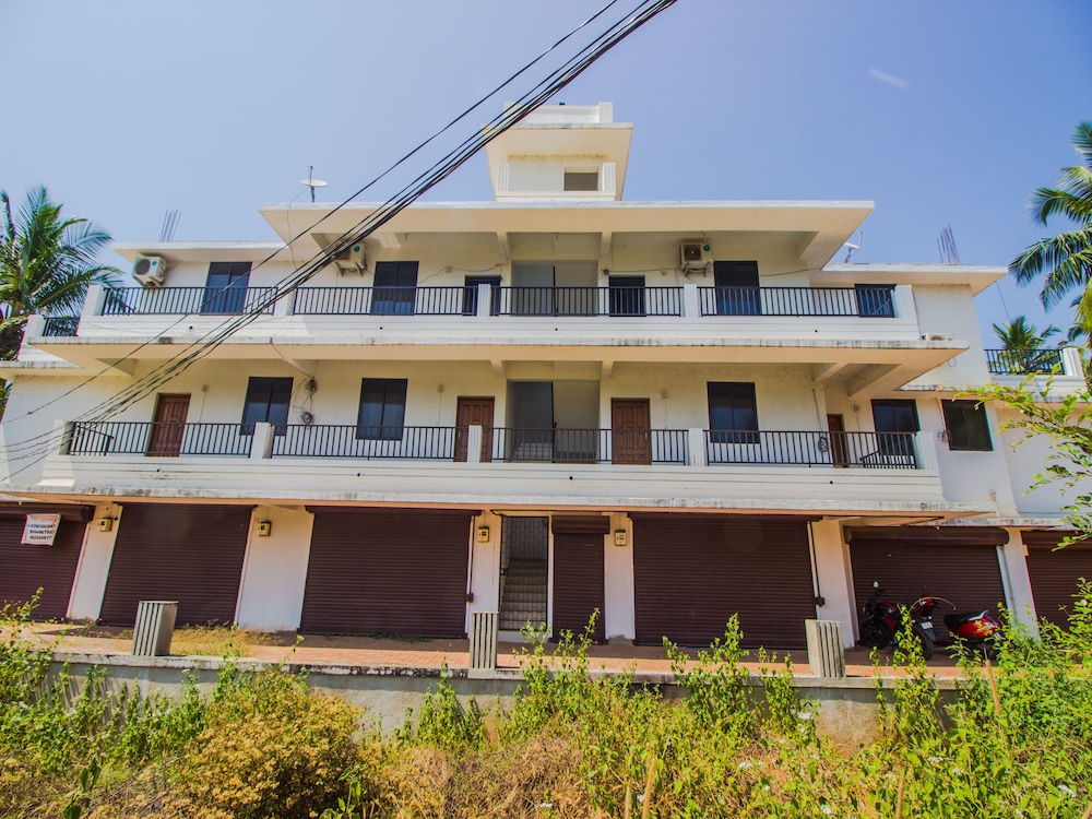 OYO 12686 Home Spacious 2BHK Varca Beach