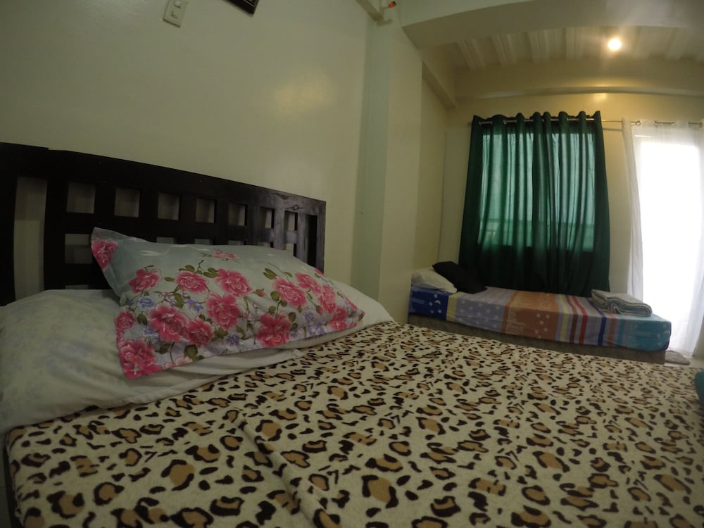 Parañaque Airport Hometel view 5