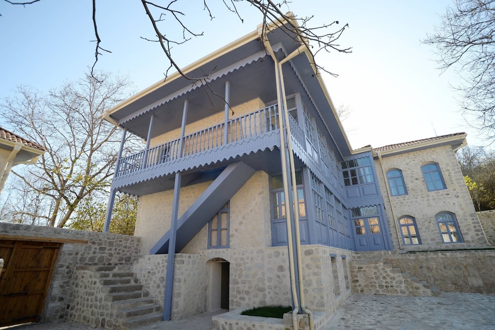 Yasemen Hotel