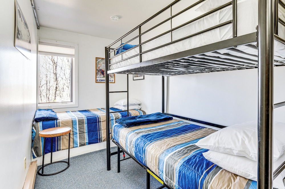 Hiking Galore: Mittersill Townhome in Franconia!