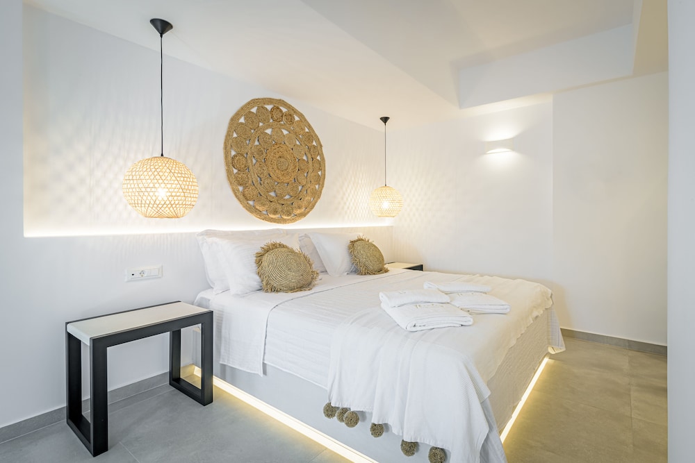 THEALOS SANTORINI photo 4