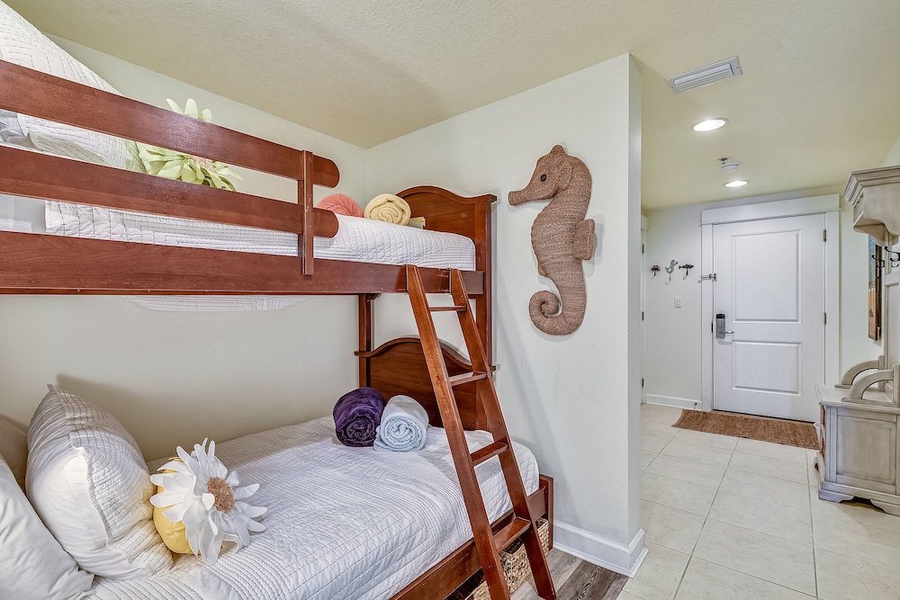 Grand Panama Beach Resort by Book That Condo