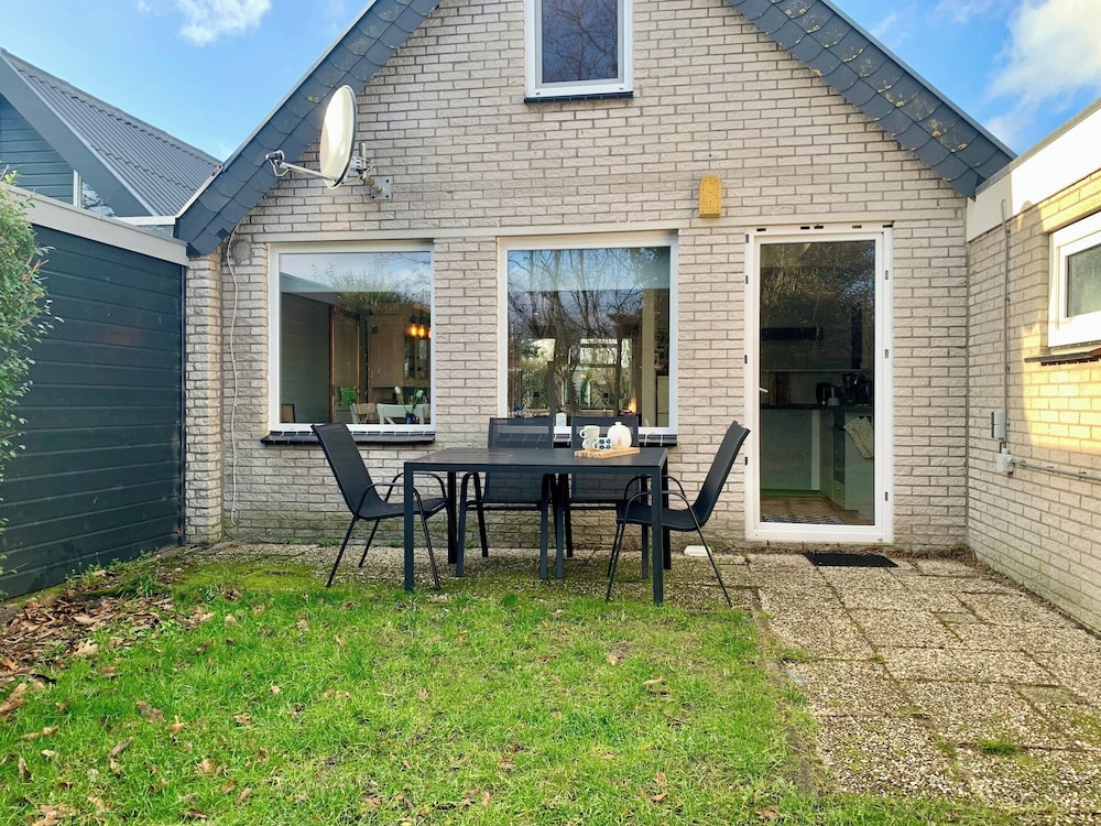 Bungalow in Sint Maartenszee Near Beach view 2