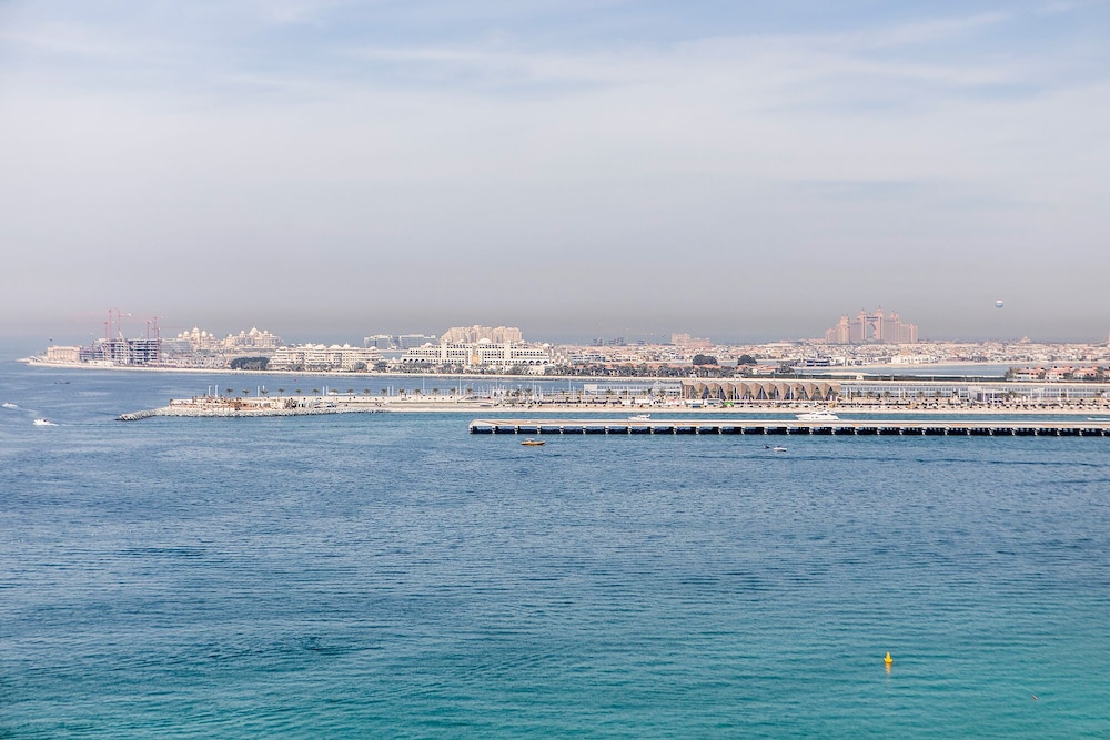 Luxury 2BR at La Vie with sea view