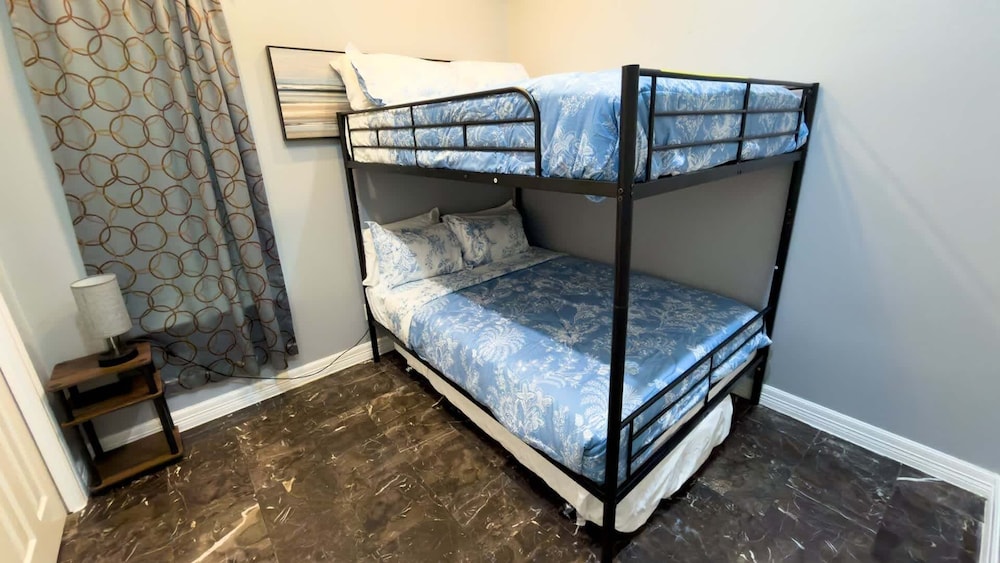 100 Steps To Beach Great Value Pool 2 Bedroom Apts