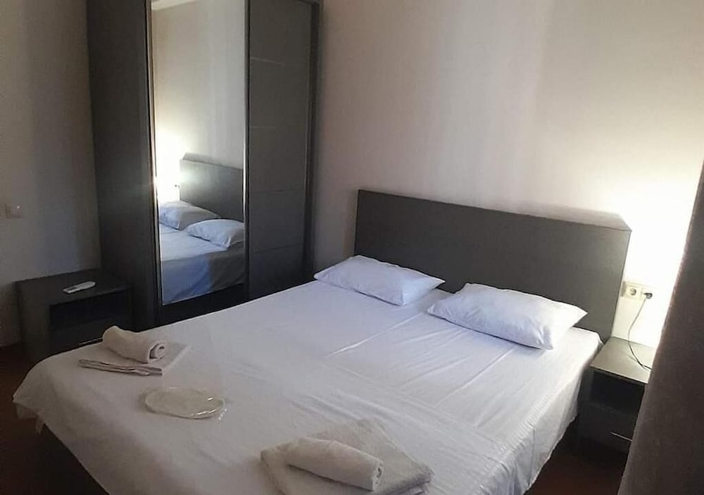 1bdr luxury apartment