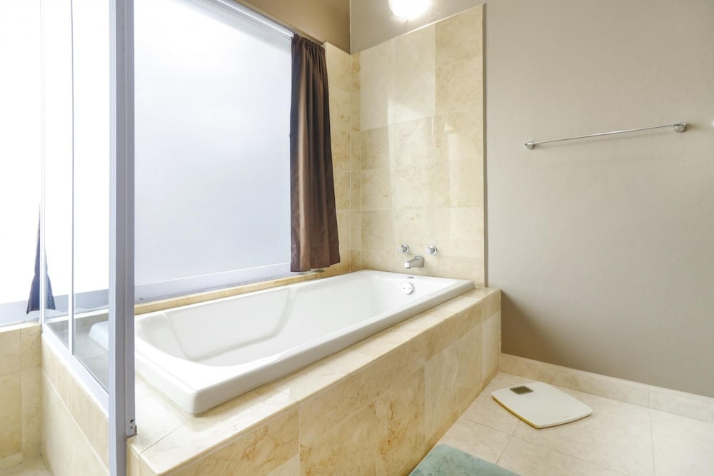 Perfect Stay Renovated Pool Private 4BR Villa view 3