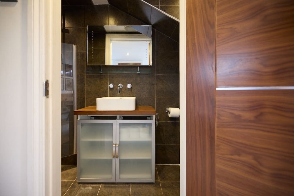 The Kensal Green Place - Modish 2bdr Flat With Study Room