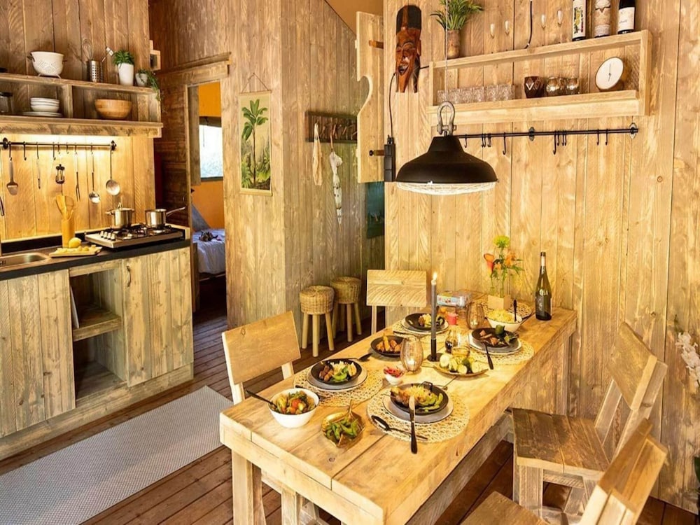 Luxury Sunshine Tent in Dochamps