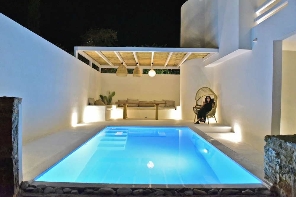 Natura Luxury Villas