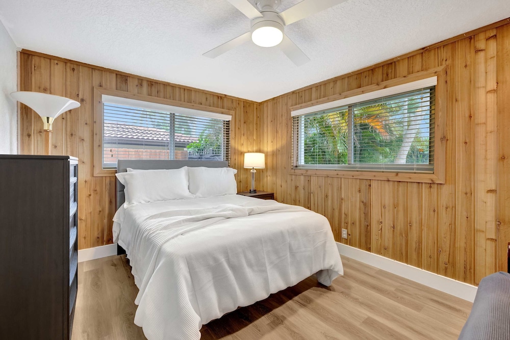 Waterfront Paradise Chic 3 BDR