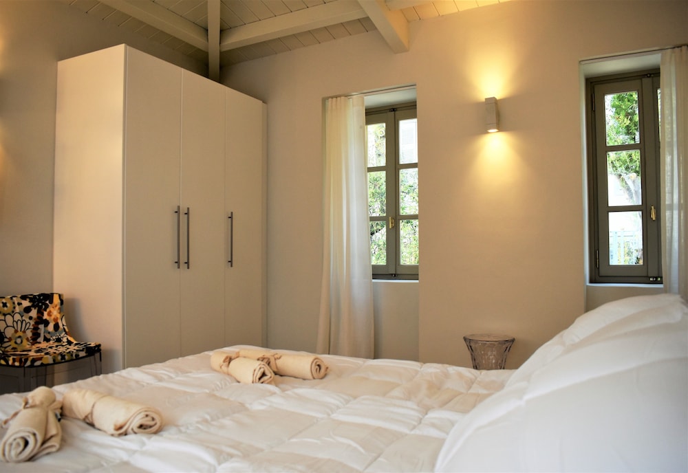 Acropolis Suites