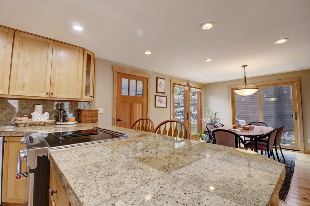 1250 Willow Grove 3 Bedroom Townhouse