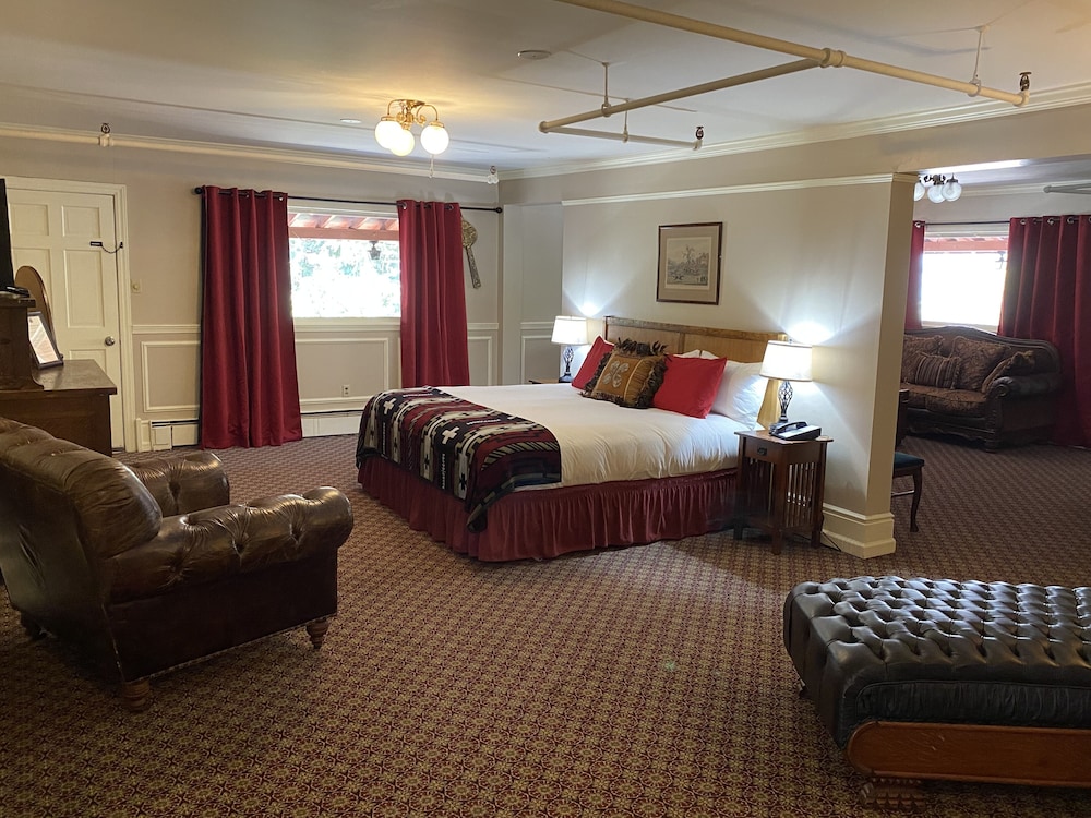 The Historic Redstone Inn