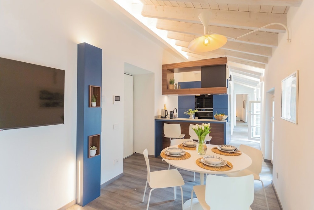 Muralto's Nest by Rent all Como