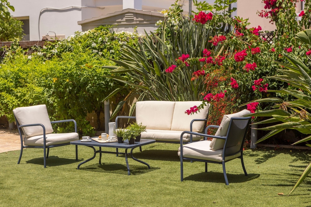 Larnaca Chelidonia Seafront Villa