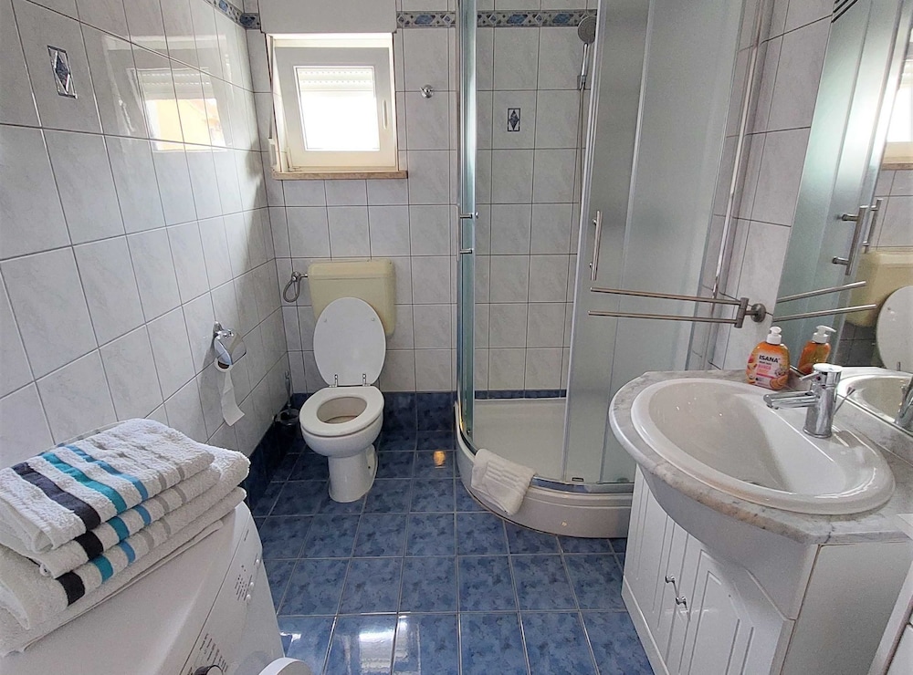 Cozy Crikvenica Apartments With Sea View and Balcony