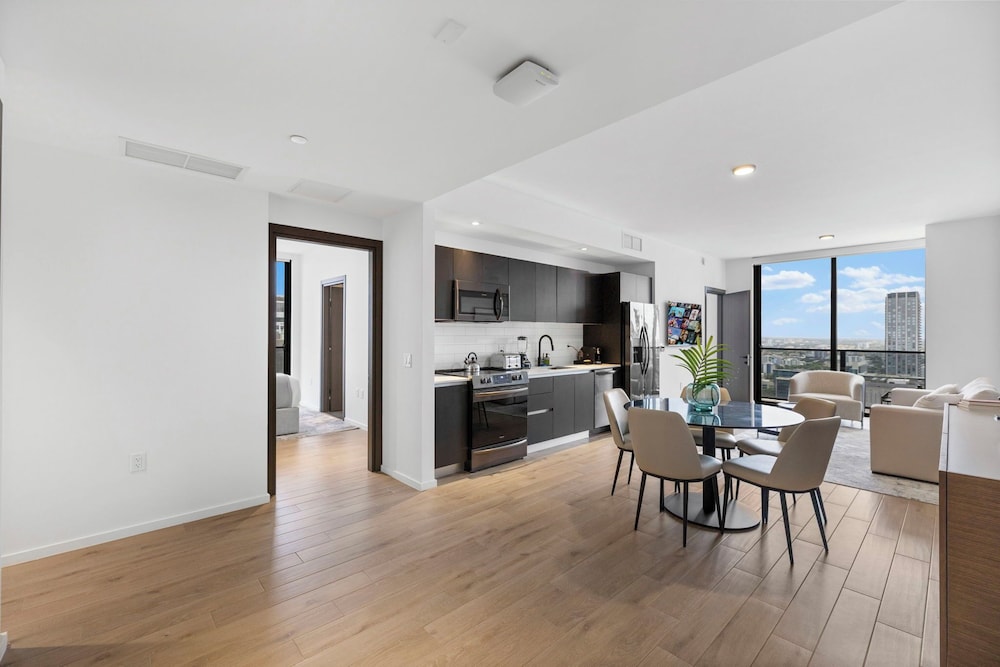 Luxury Spacious Condo at Downtown Miami