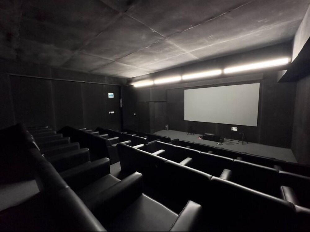 260 sq.ft 3 Apartment with Gym & Theater