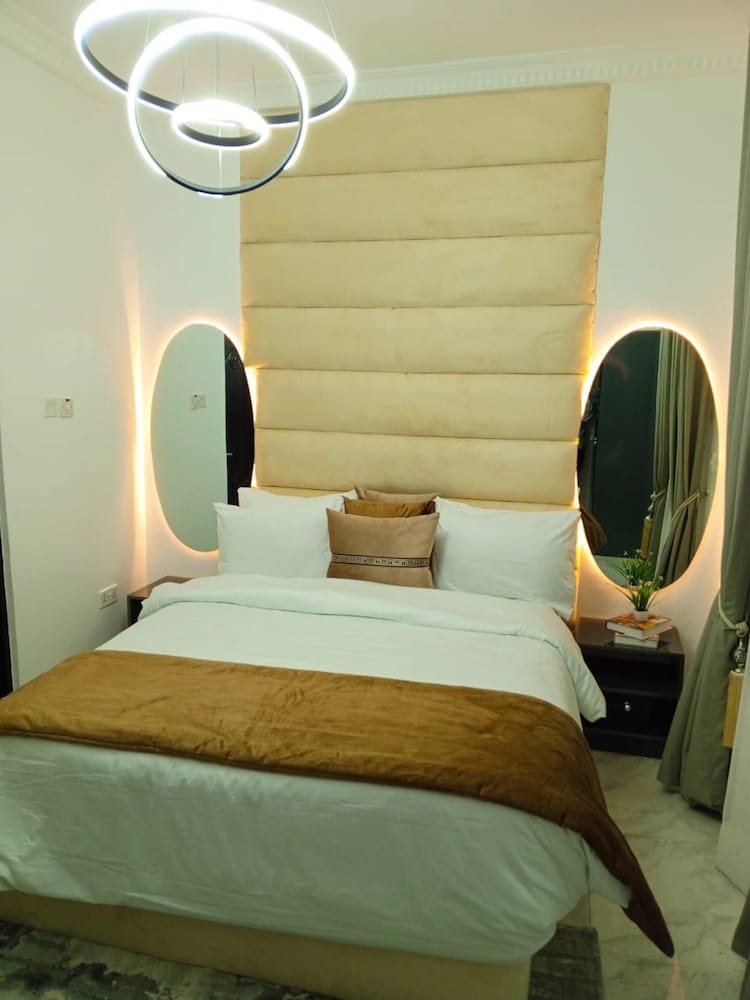 Impeccable 2-bed Apartment in Ikeja view 2