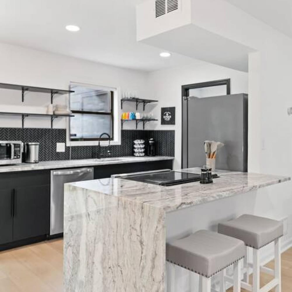 The Springwood Retreat Central High Luxury - Property Image 3