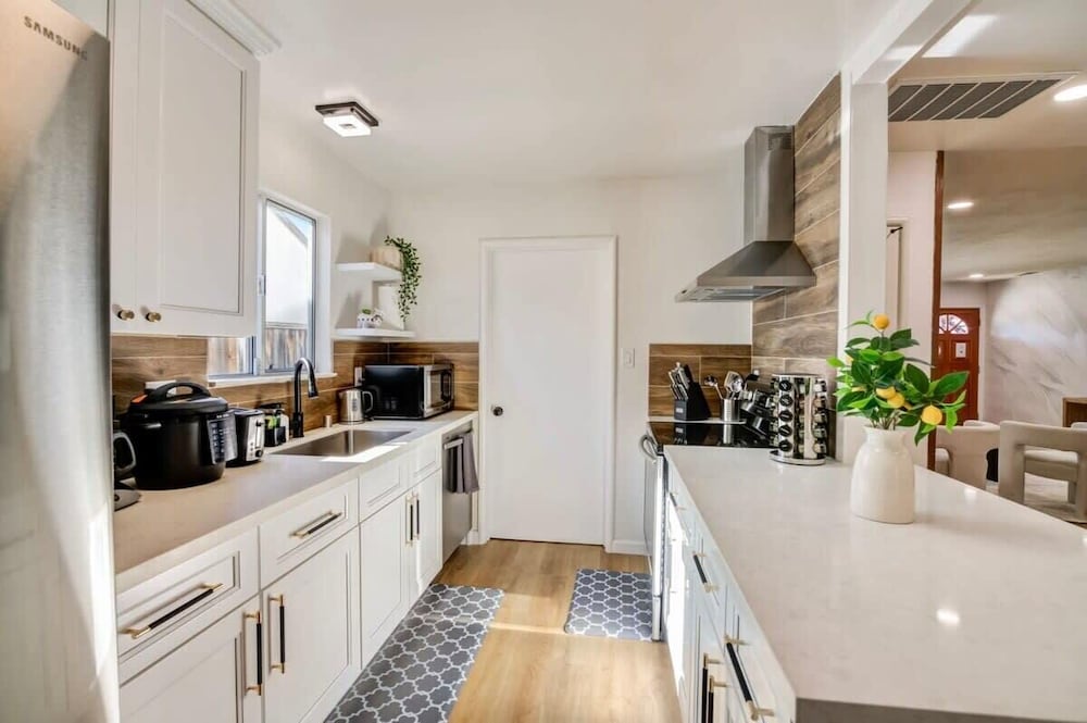 @ Marbella Lane - Stylish Cozy4br in Siliconvalley