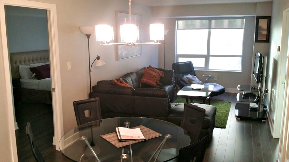 Pelicanstay at Blue Jays Way