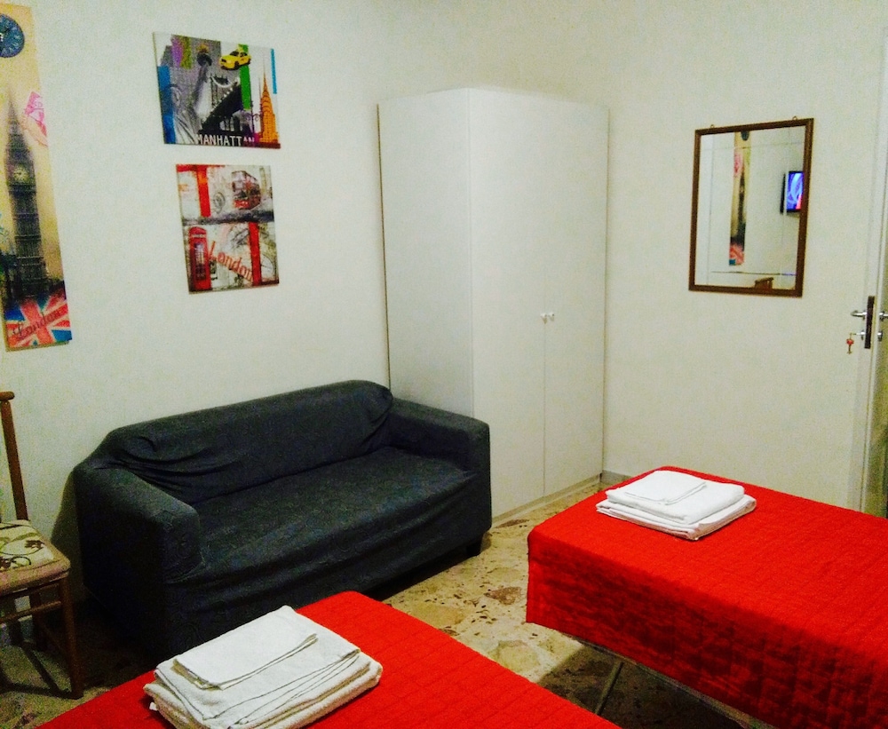 B&B Arcobaleno en Taranto — hotel room