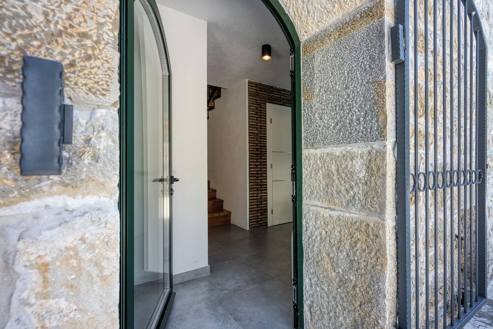 Stone Villa Galant with Pool