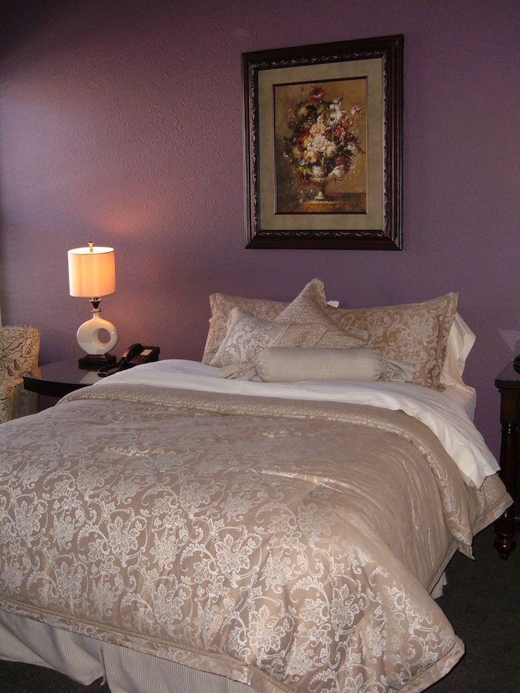 Tremont Inn on Main