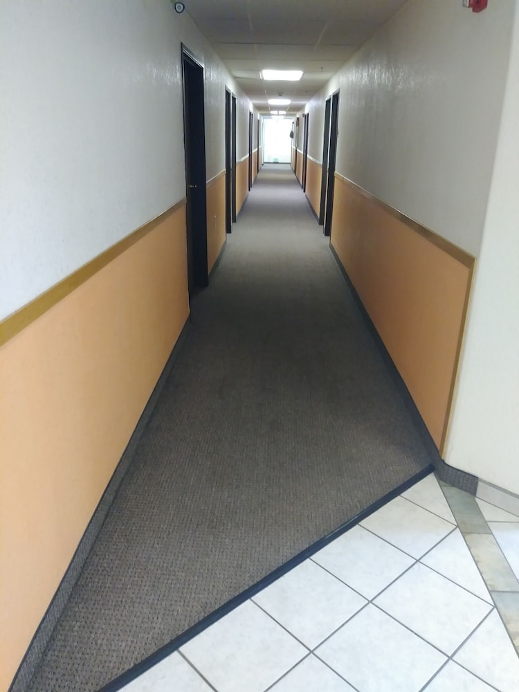 Canon City Vacations - Econo Lodge - Property Image 36