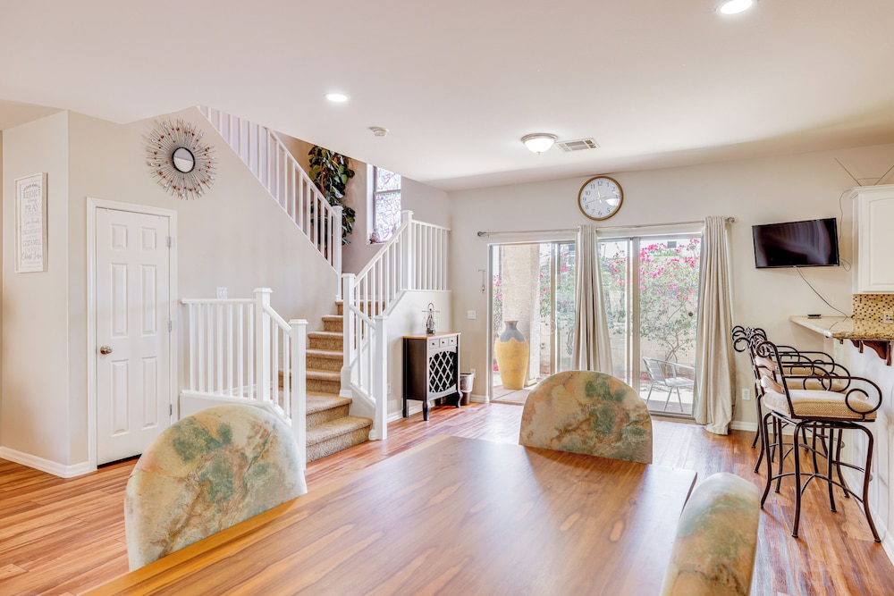 2 Mi to Desert Diamond Arena: Home w/ Patio!