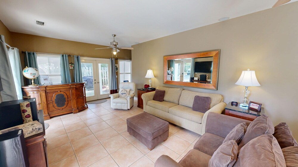1 Cozy Cove 3 Bedroom Home